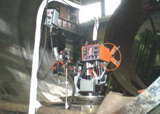 Автомат орбитальной сварки под слоем флюса для приварки цилиндрических патрубков